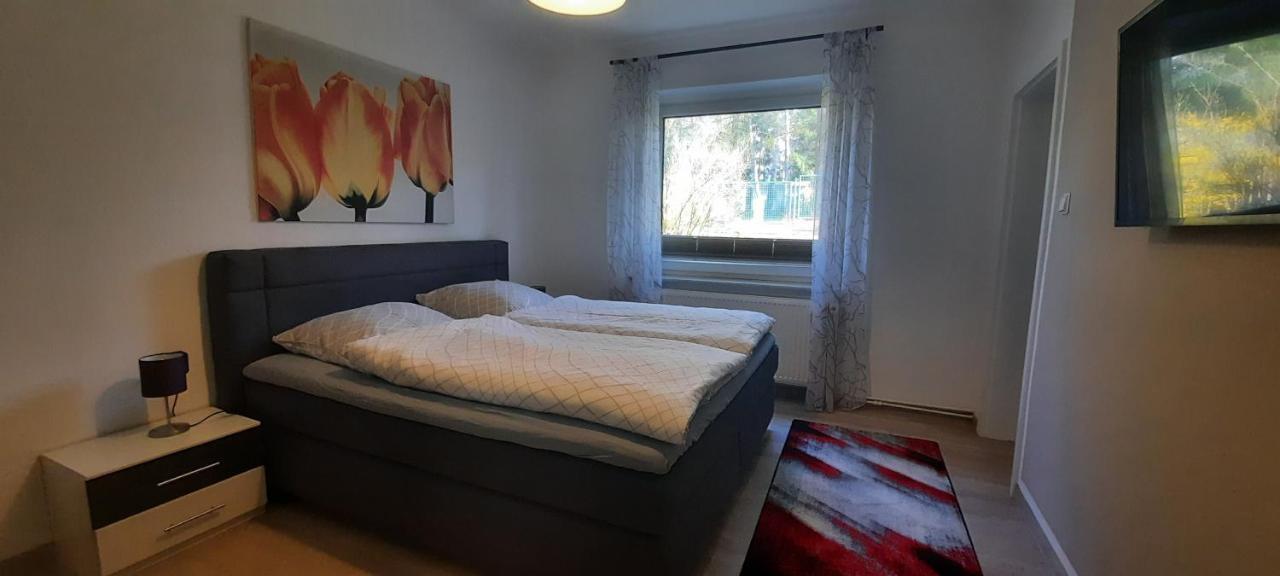 Ferienhaus Im Gruenen/Monteurzimmer Oranienburg Luaran gambar